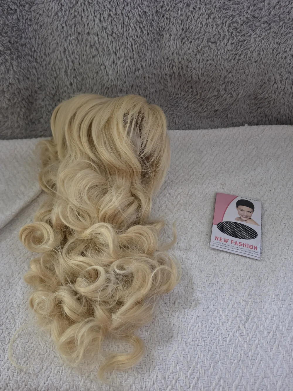 Long Wavy Blonde Mixed Wig Big Bouffant Beehive Wigs for Women fits 50s 80s Cost